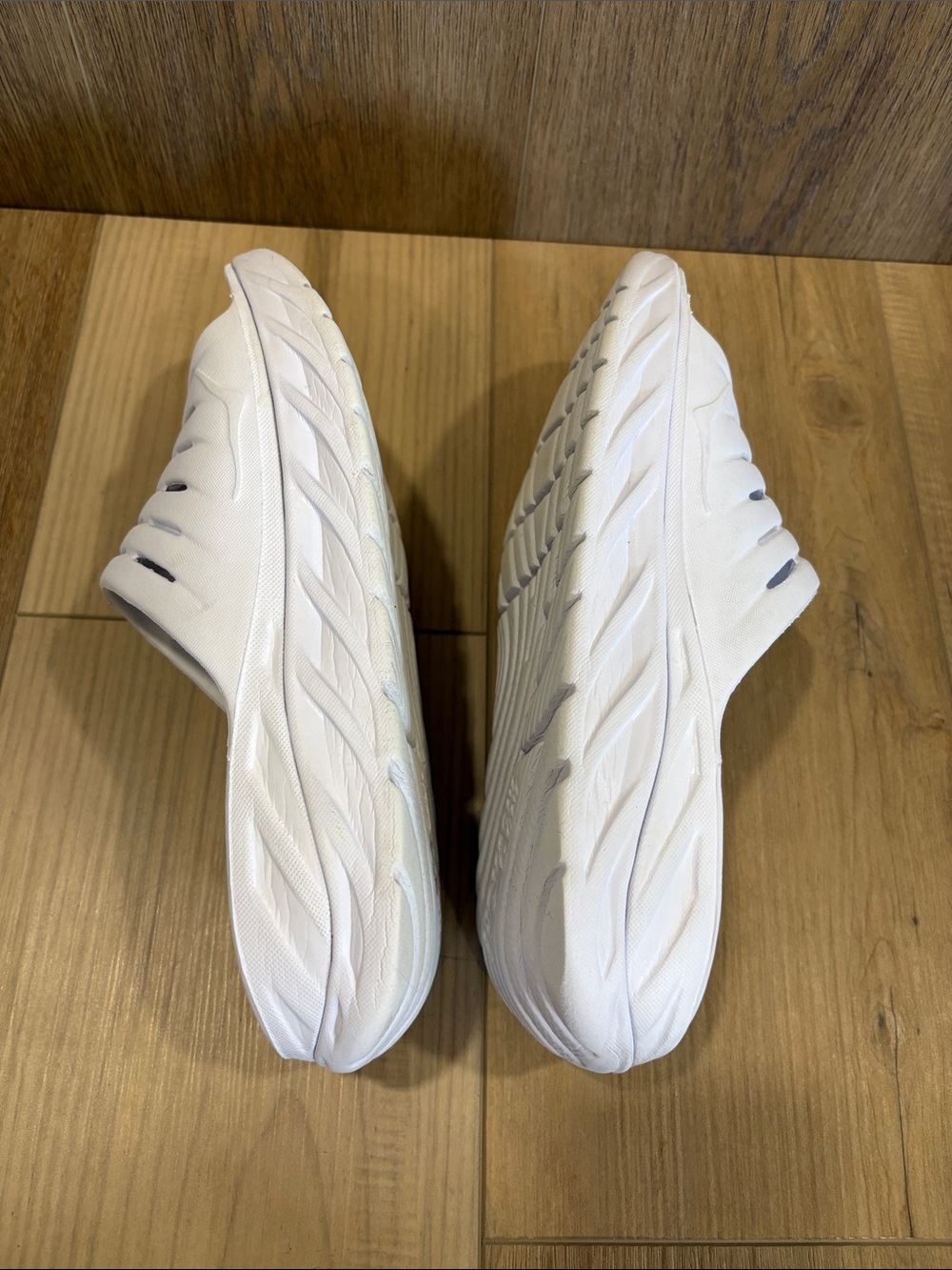 Hoka One One Ora Unisex White Recovery Pool Shower Slide Sandals M9 W11 - Picture 9 of 12